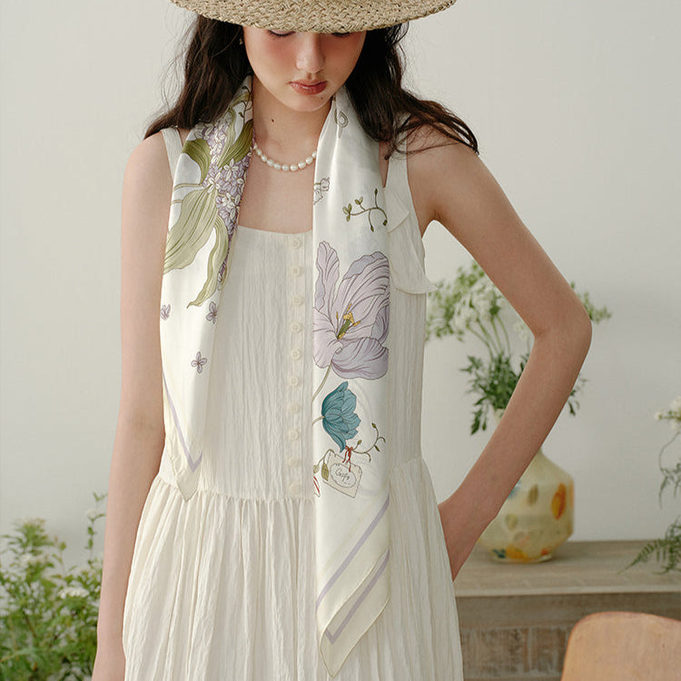 Elegant and luxury silk scarf for women, perfect gift idea – 100% pure silk. Premium fashion timelessly.