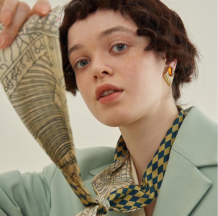 Elegant and luxury silk scarf for women, perfect gift idea – 100% pure silk.