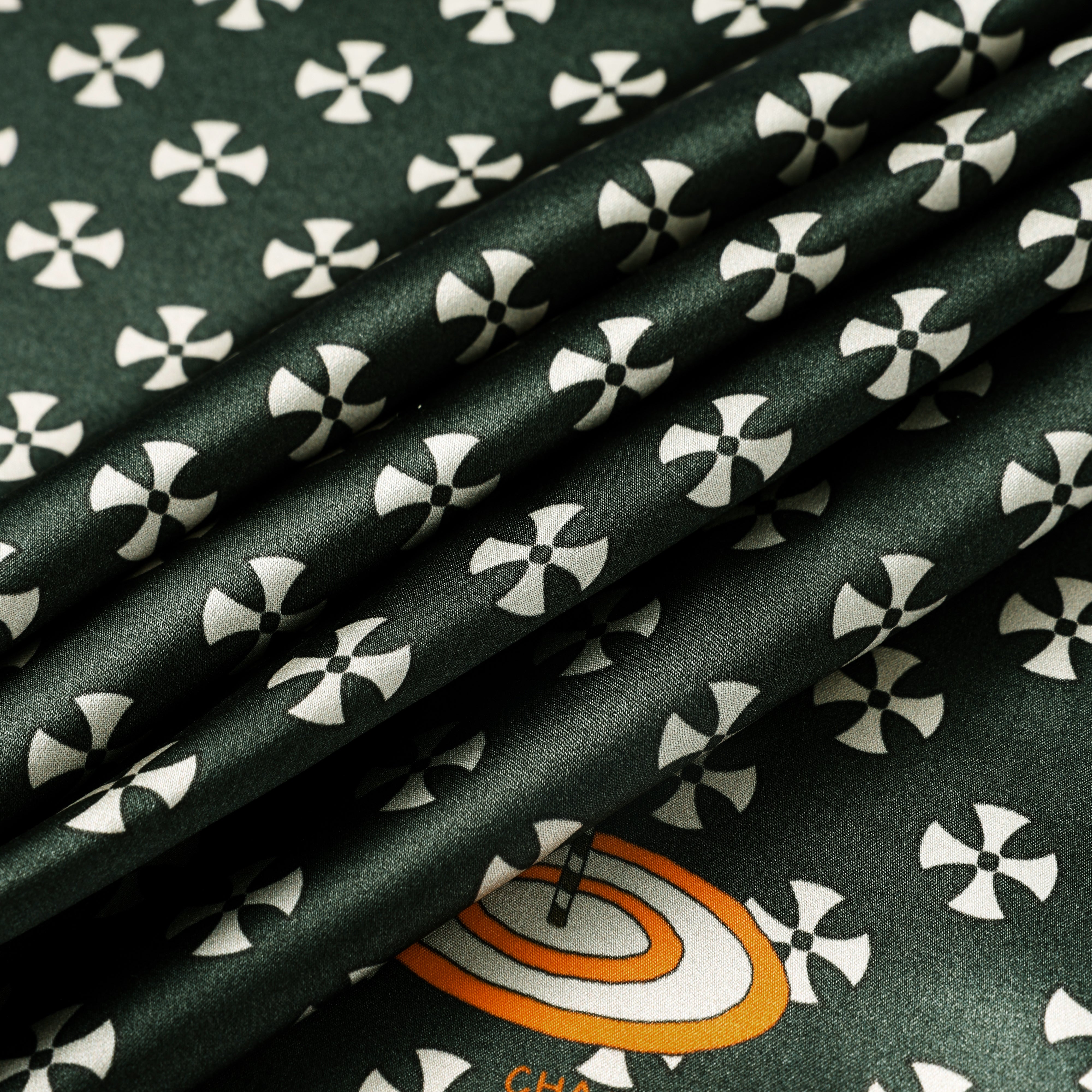 Elegant and luxury silk scarf for women, perfect gift idea – 100% pure silk. Premium fashion.