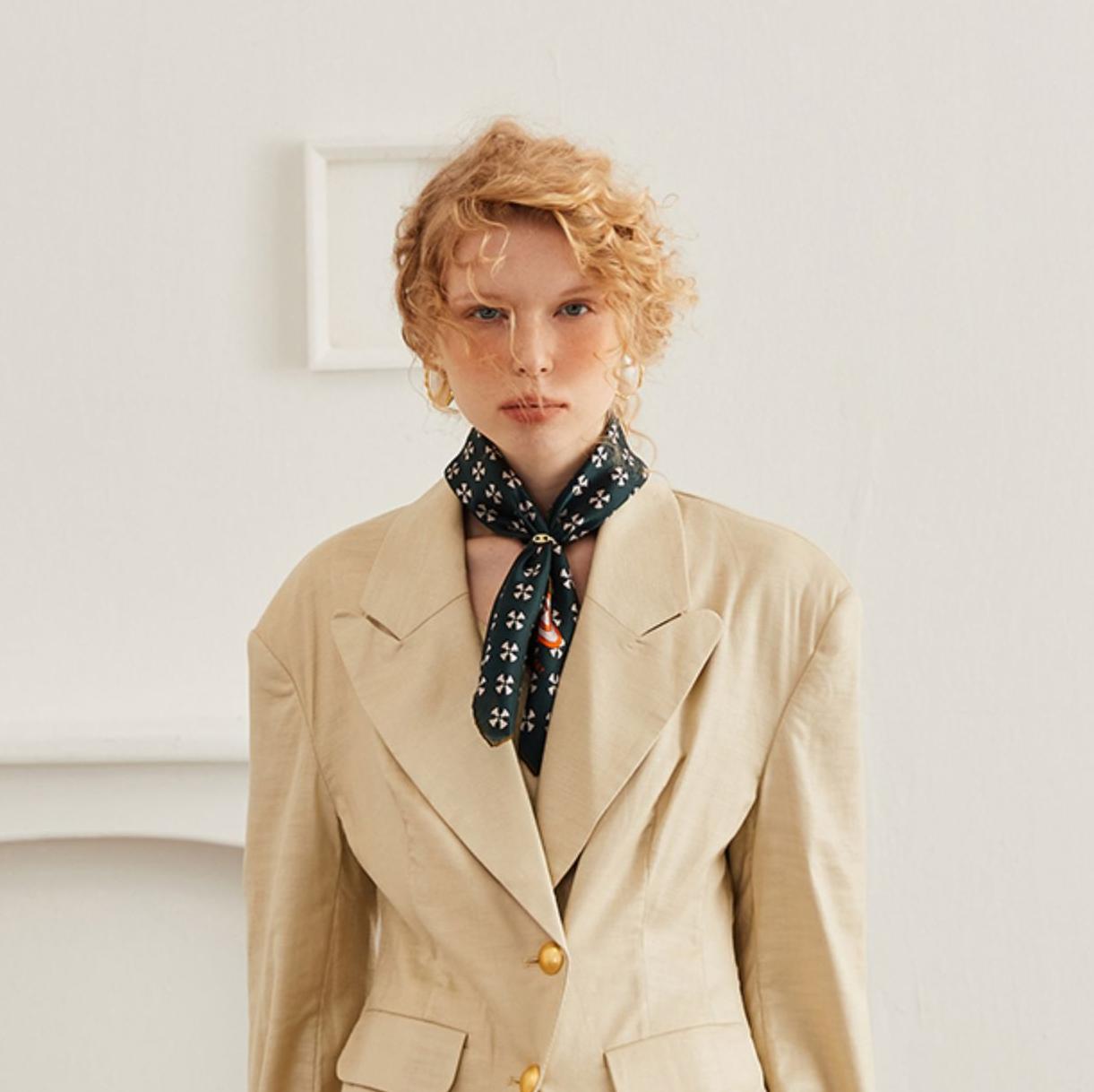 Elegant and luxury silk scarf for women, perfect gift idea – 100% pure silk. Premium fashion.